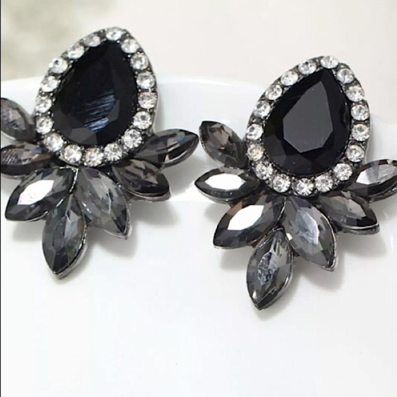 BLACK CRYSTAL STATEMENT POST EARRINGS #111 - Picture 1 of 1